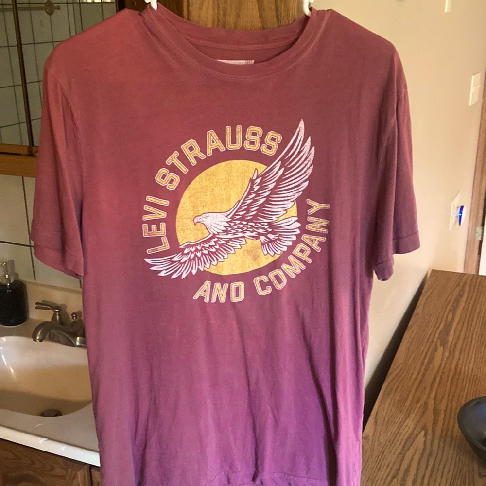 Mens Levi t shirt
